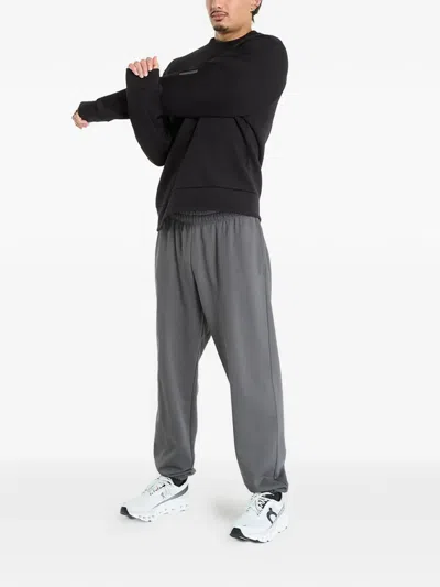 On Focus Tech Crew Sweatshirt In Black
