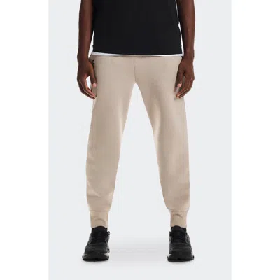 On Focus Tech Joggers O In Neutral