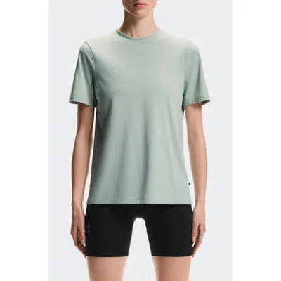 On Focus-t Performance T-shirt In Green