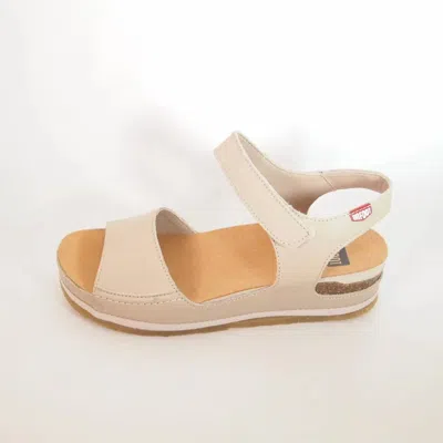 On Foot Women's Cynara 203 Sandal In Menorca Beige In Neutral