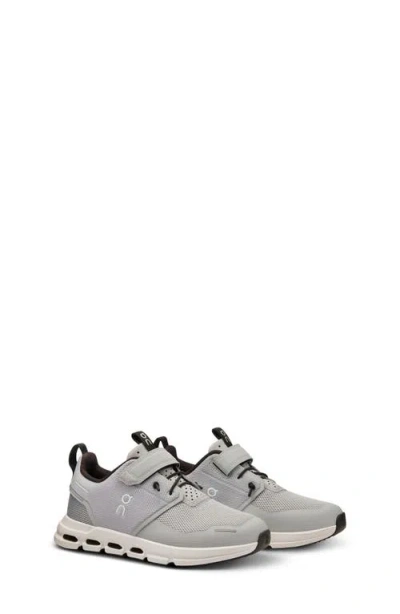 On Kids' Cloud Play Running Sneaker
