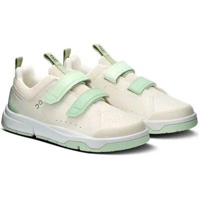 On Kids' The Roger Sneaker In White
