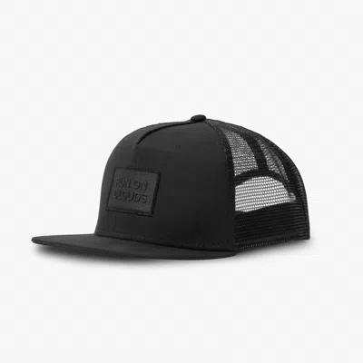 On Men's Crew Cap In Black In White