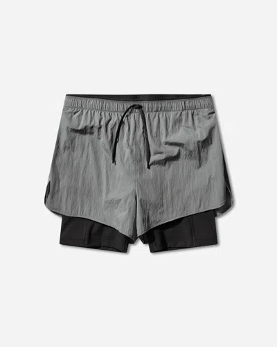 On Men S Performance Volt Shorts Glacier In Gray