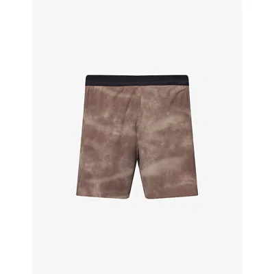 On Mens  7'' Performance Mesh Stretch-woven Shorts