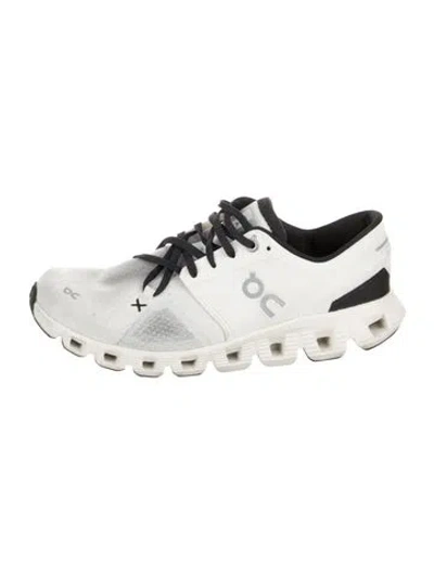 Pre-owned On Mesh Accents Athletic Sneakers In White
