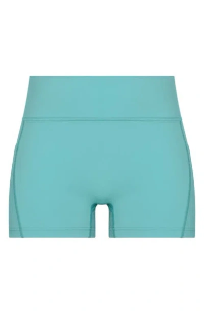 On Performance Bike Shorts With Pockets In Aquamarine