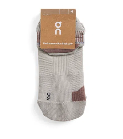 On Performance Run Low Socks In Pink