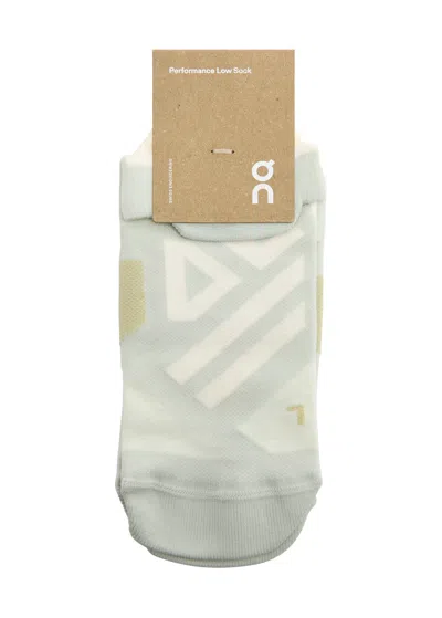 On Performance Stretch-jersey Trainer Socks In Cream