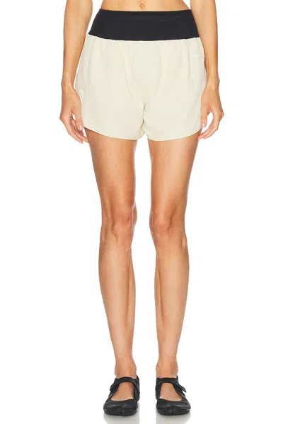 On Performance Volt Short In Hare