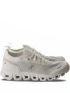 On Running Cloud 6 Versa Sneakers In White