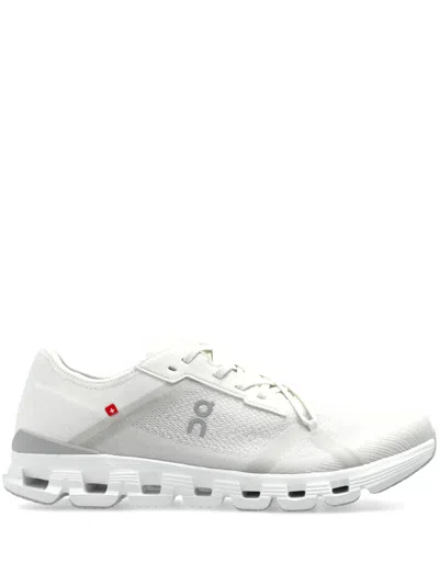 On Running Cloud X 4 Trainers In Weiss