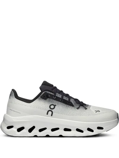 On Running Cloudtilt Sneakers In Black