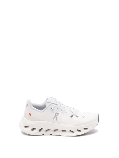 On Running `cloudtilt` Sneakers In White
