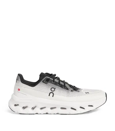 On Cloudtilt Trainers In White