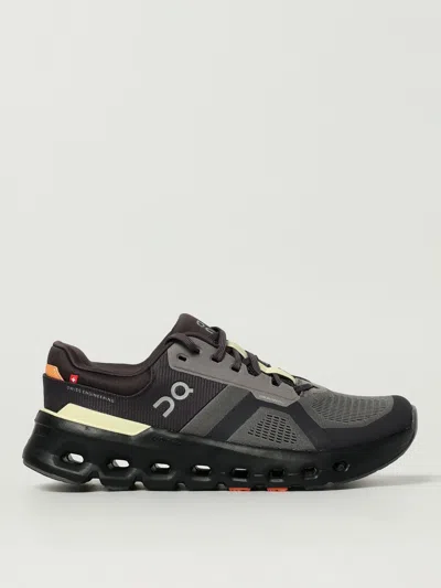 On Running Shoes  Men Color Grey In Multi