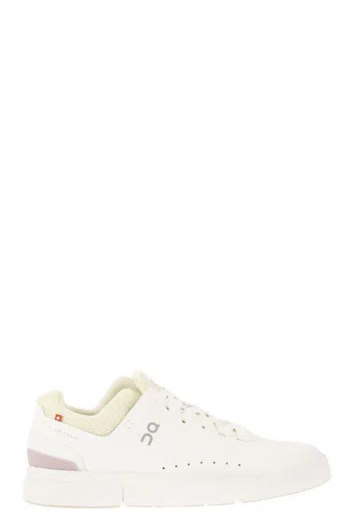 On Running The Roger Advantage Sneakers In White