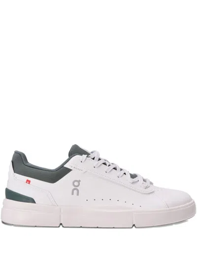 On Running The Roger Advantage Sneakers In White