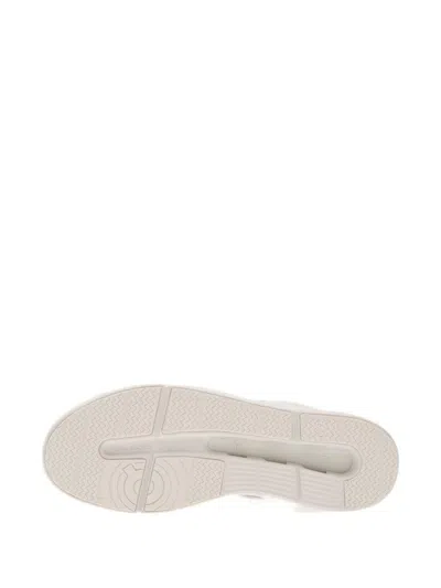 On Running The Roger Advantage Sneakers In White