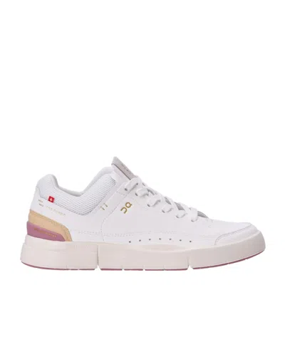 On Running The Roger Centre Court Lace-up Sneakers In White