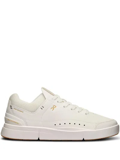 On Running The Roger Centre Court Sneakers Shoes In White