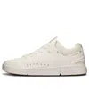 On Running On The Roger Centre Court Low-top Sneakers In White