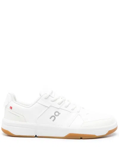 On Running The Roger Clubhouse Shoes In White