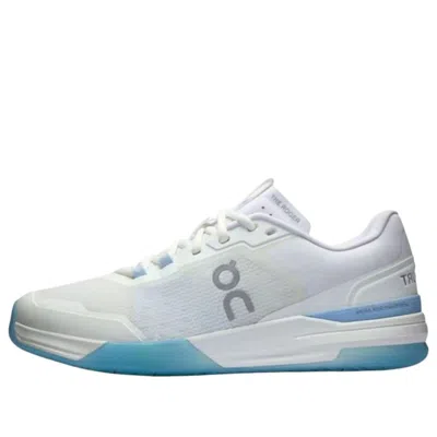 On Running (wmns)  The Roger Advantage Pro 'white Chambray'