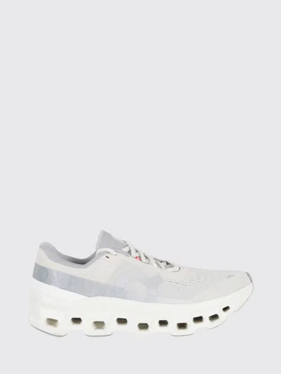 On Shoes Men  In White