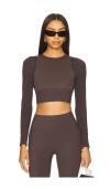 On Studio Knit Crop Lg Sleeve Top In Brown