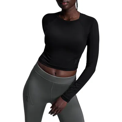 On Studio Lg Sleeve Crop Top In Black