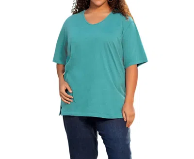 On The Plus Side Jersey Short Sleeve V-neck Tunic - Plus In Emerald Green In Multi