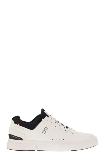 On The Roger - Sneakers In White/black