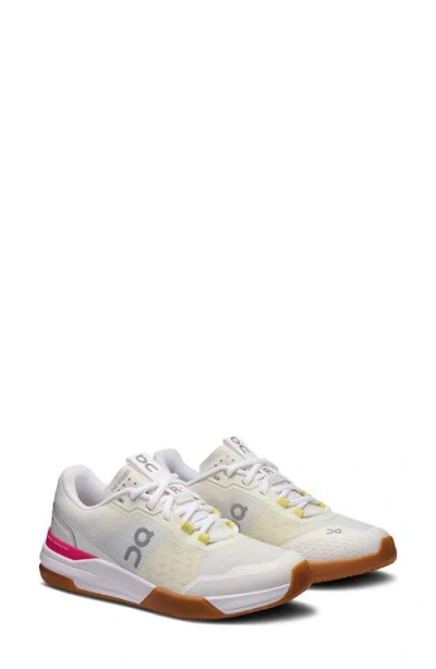 On The Roger Adv Pro Tennis Shoe