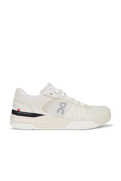 On The Roger Advantage Pro In Cream & Black