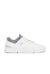 On The Roger Advantage Sneaker In White & Fossil