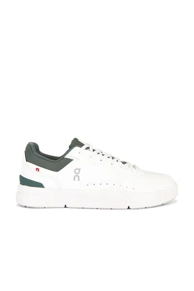 ON THE ROGER ADVANTAGE SNEAKERS