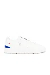 On The Roger Advantage Tennis Shoe In White