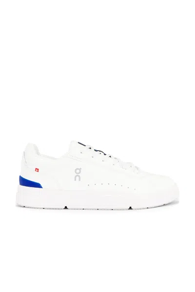 On The Roger Advantage Tennis Shoe In White
