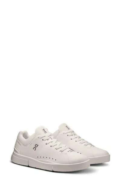 On The Roger Advantage Tennis Sneaker In White,undyed