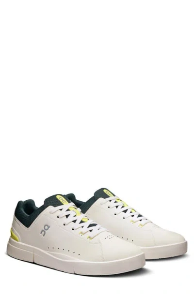 On The Roger Advantage Tennis Sneaker