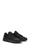 On The Roger Advantage Tennis Sneaker In All Black