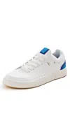 On The Roger Centre Court Tennis Sneaker In White/malibu