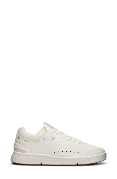 On The Roger Centre Court Tennis Sneaker In White/ Gum