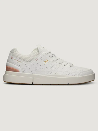 On The Roger Centre Court In White | Woodrose