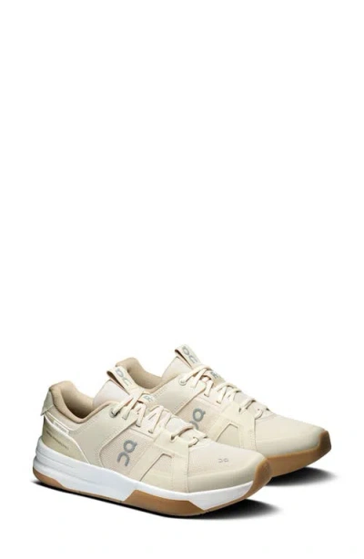 On The Roger Clubhouse Pro 2 Tennis Shoe In Neutral