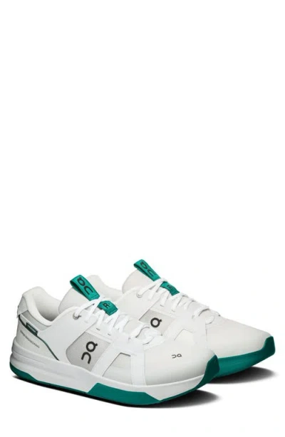 On The Roger Clubhouse Pro 2 Tennis Shoe In White