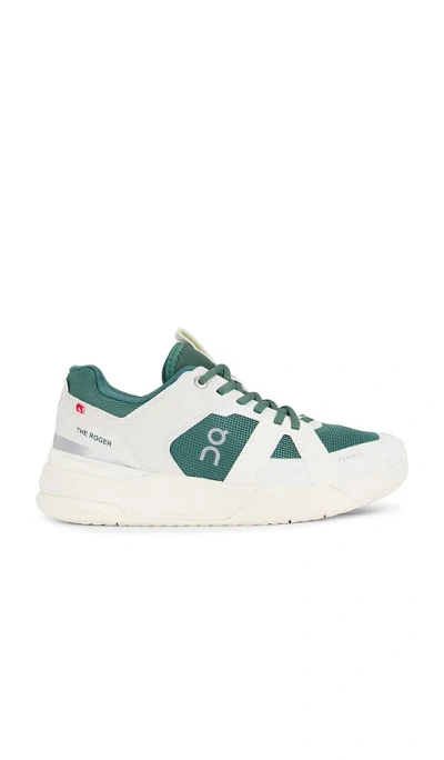 On The Roger Clubhouse Pro Oyster Sneaker In Ivory/evergreen