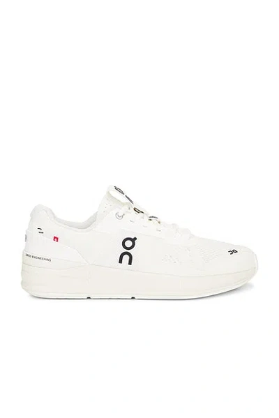 On The Roger Pro Sneaker In Undyed White & Black