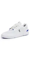 On The Roger Spin Sneakers In White/indigo